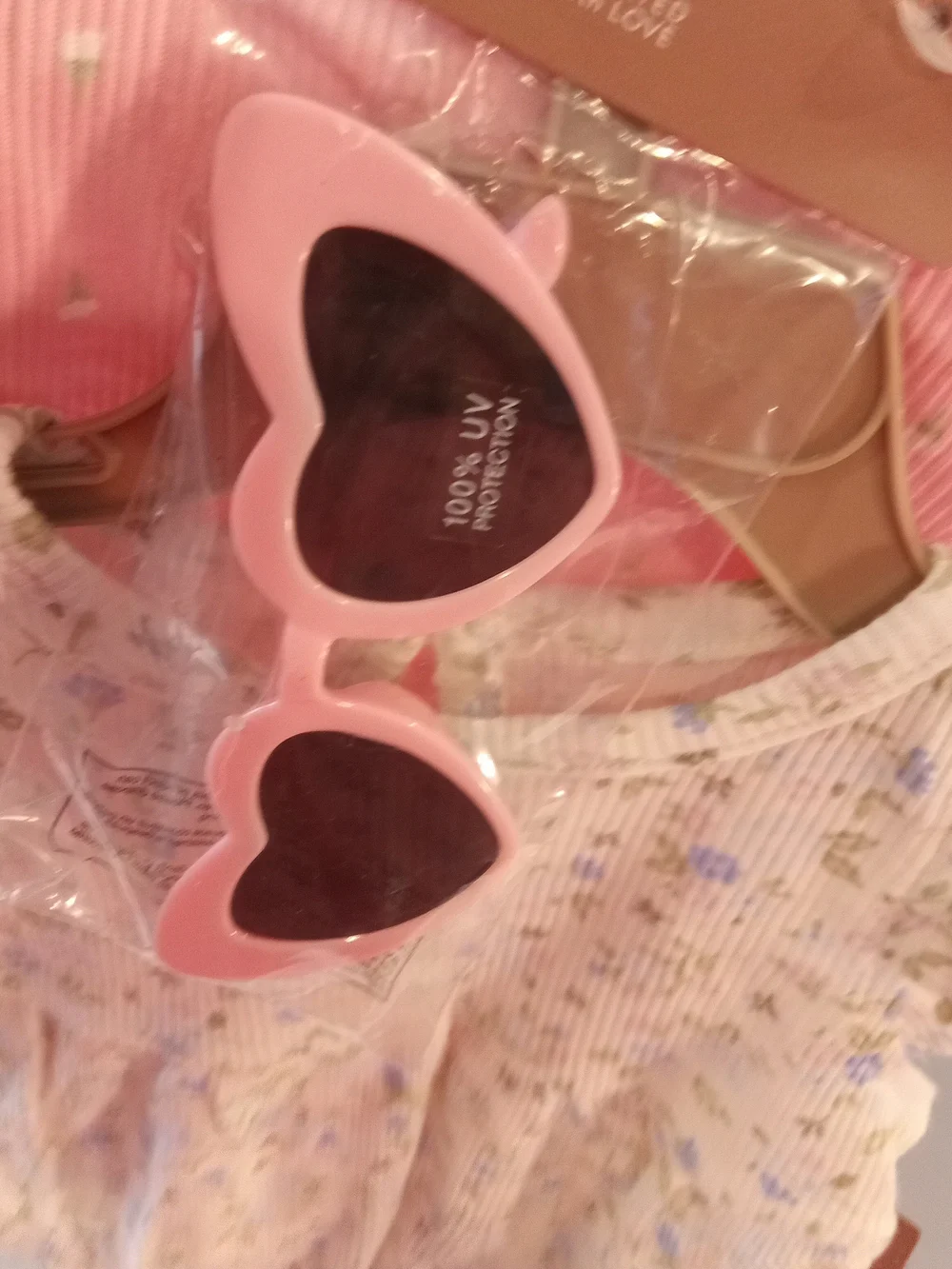 Chic Pea Pink Heart Sunglasses with Floral Outfits And Book NEW